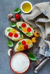 Tomato and basil sandwiches