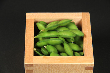 枡に入った枝豆