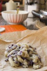 boiled aubergines to prepare fried croquettes