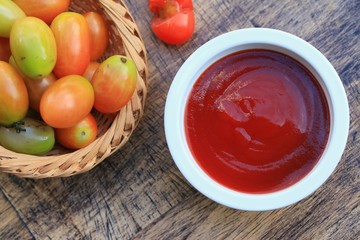 tomato sauce with fresh