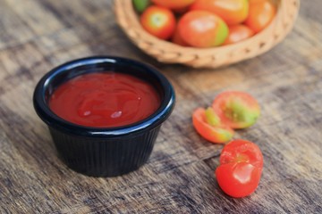 tomato sauce with fresh