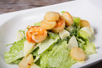 Seafood salad with shrimps and scullop