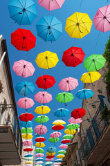 Gerusalemme: ombrelli colorati in via Yoel Moshe Solomon il 4 settembre 2015. L'installazione The Umbrellas Street Project &egrave; stata realizzata dall'Authority per la valorizzazione della citt&agrave;