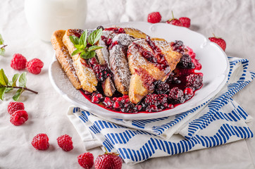 French toast with fruits