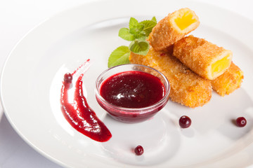 cheese sticks with sauce