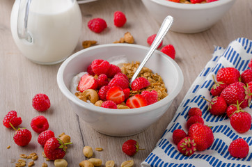 Baked granola with nuts