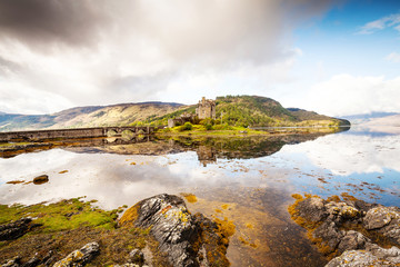Obraz premium Scotland - Highlands - Eilean Donan Castle (1220) 