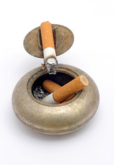 Obraz na płótnie Canvas Zigarette an Aschenbecher