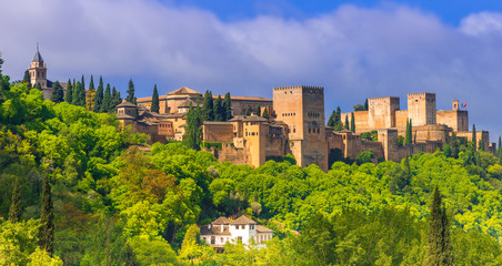 Arabic palace - fortress of Alhambra, Andalusia, Granada, Spain - obrazy, fototapety, plakaty
