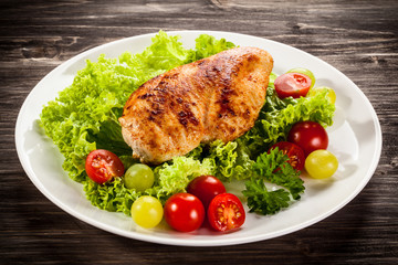 Roast chicken fillet and vegetables