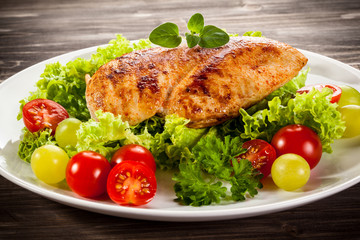 Roast chicken fillet and vegetables