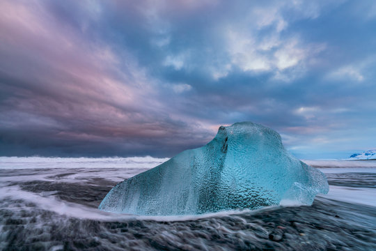 g exposure, iceberg on black sand beach, iceland