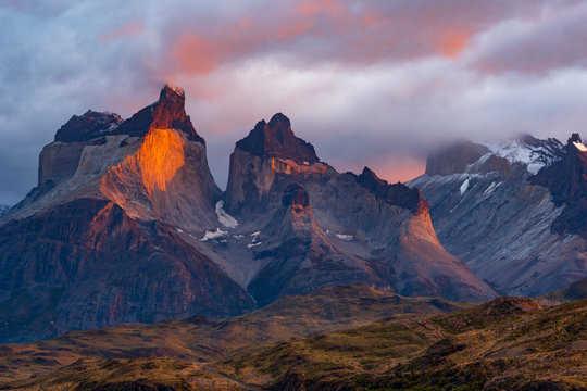 Cuernos del paine mountains, chile