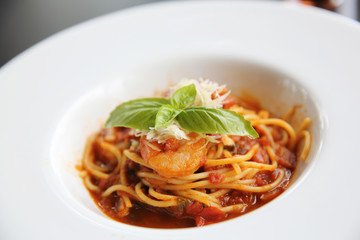 spaghetti bolognese with shrimp