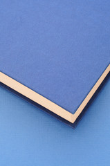 sfondo con copertine di libri blu, verticale
