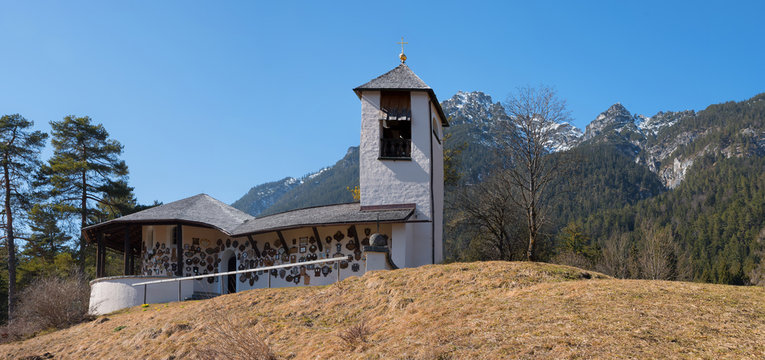 Kriegerdenkmal am Kramerplateauweg, mit Blick zum Kramer