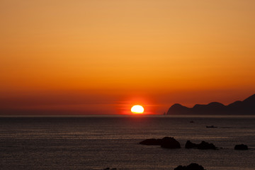 早朝の日和山海岸