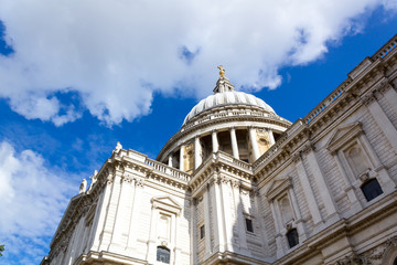 Fototapeta na wymiar St Paul’s Cathedral im Herzen von London, England