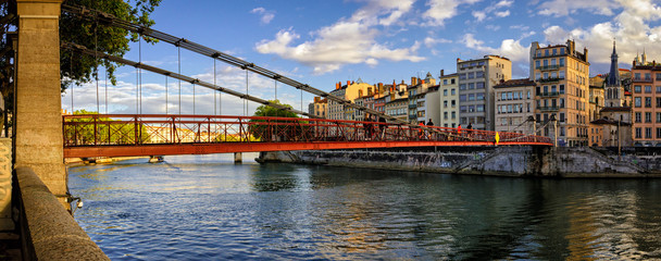 Obraz premium Lyon (France) Passerelle Saint-Vincent on river Saone