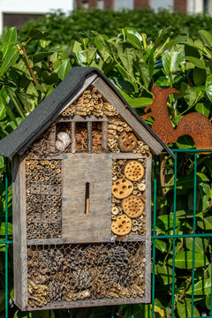 Insektenhotel im eigenen Garten