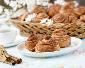 wafers with caramel and honey