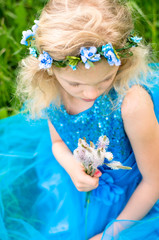 Naklejka premium girl with flowers
