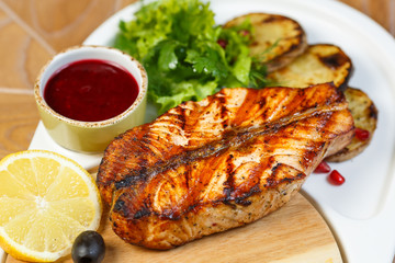 grilled fish with potatoes