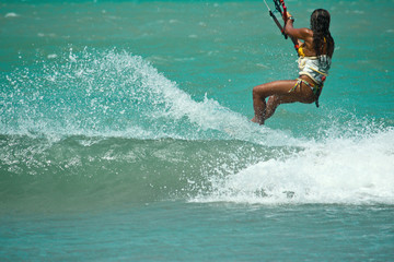 kitesurfing mulat woman