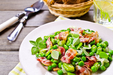 Fried bacon with vegetables