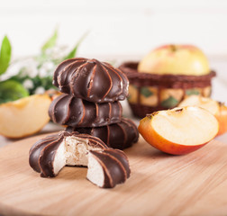 Glazed meringue and candied fruits