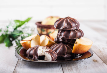 Chocolate glazed meringue