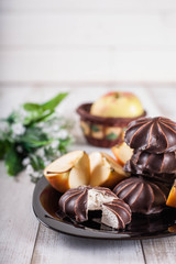 Chocolate glazed meringue