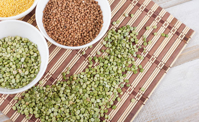 Dry split green peas