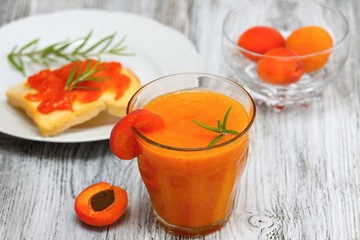 Apricot  smoothie 