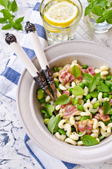 Pasta with bacon and vegetables