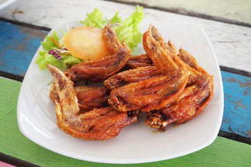 delicious fried chicken wings