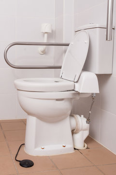 toilet for people with disabilities