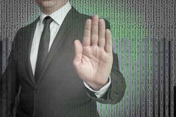 Hand Stop mit Matrix wird von Geschäftsmann gezeigt