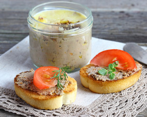 Sandwiches with pate.