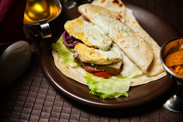 chicken burger in pita