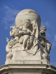Fototapeta na wymiar Detalle del monumento a Cervantes en Madrid