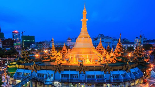 Sule Pagoda Landmark Ancient Pagoda Day To Night Time Lapse Of Yangon City, Myanmar (zoom in)