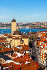 Obraz premium Las arenas of Getxo seafront and church