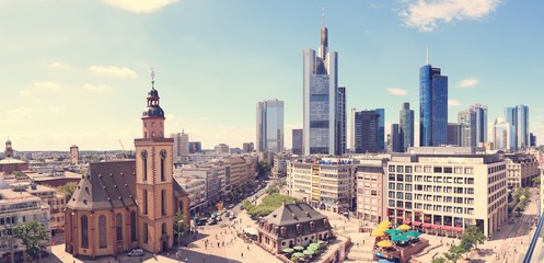 Frankfurt am Main, An der Hauptwache, Blick Richtung Roßmarkt. Links die Katharinenkriche. (Juli 2016) 