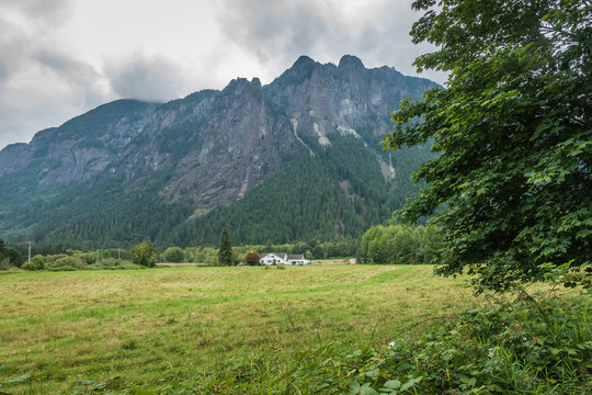 200+ Mount Si Stock Photos, Pictures & Royalty-Free Images - iStock