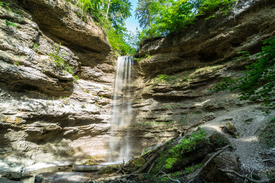 Wasserfall am Ende der P&auml;hler Schlucht in Oberbayern mit Langzeitbelichtung