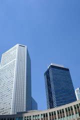 Obraz premium 青空と高層ビル
