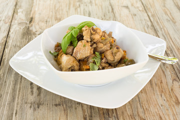 Pollo alla cacciatora in bianco