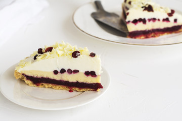 Cranberry cake with white chocolate and jam