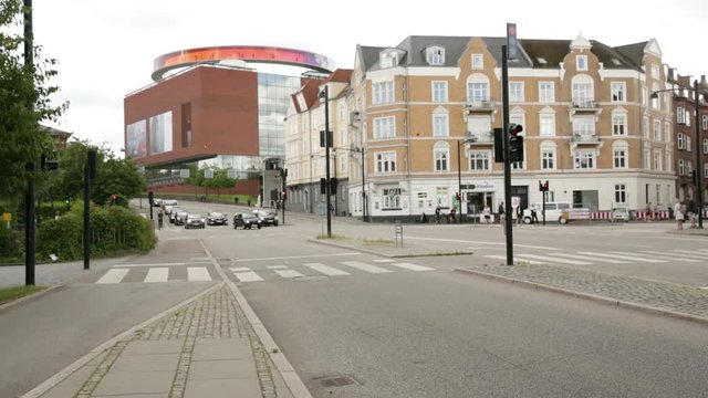 Slider shoot busy street in Aarhus center